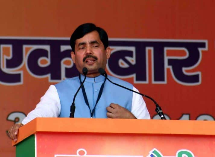 चर्चा तो ये भी है कि शाहनवाज हुसैन को रेनू ने रिश्ते के लिए हां कहने में नौ साल का समय लगाया था. इस रिश्ते को कराने में बीजेपी की वरिष्ठ नेता उमा भारती ने बड़ी भूमिका निभाई थी.