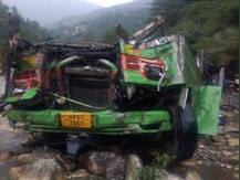 हिमाचल प्रदेश: कुल्लू में बस गहरे नाले में गिरी, 25 लोगों की मौत, 35 घायल