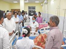 गया: ANMMCH में लू से प्रभावित मरीजों से मिले नीतीश कुमार, अधिकारियों को दिए दिशा-निर्देश