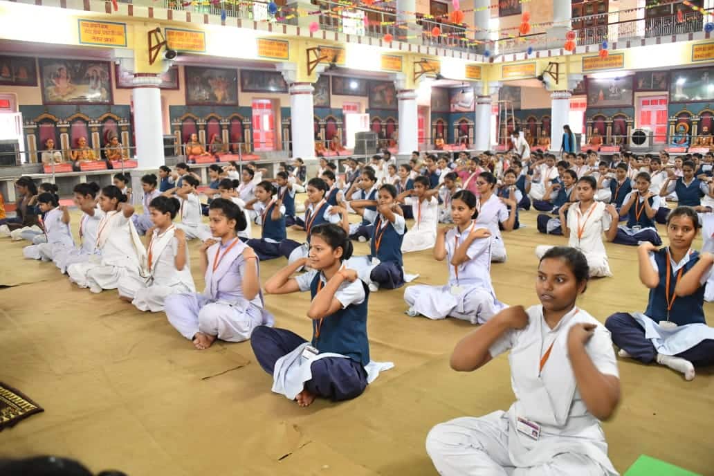 गोरक्षपीठ से गोरखपुर विश्‍वविद्यालय तक दिखी योग की पाठशाला, गोरक्षपीठ से योग का है गहरा नाता