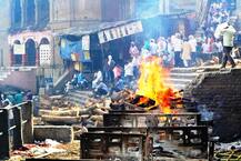 काशी में मोक्ष प्राप्ति की लाइनें अभी व्यस्त हैं, काशीवास से लेकर अंतिम संस्कार तक वेटिंग लिस्ट