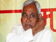 आरजेडी की मांग, स्वास्थ्य मंत्री मंगल पांडे को बर्खास्त करें सीएम नीतीश