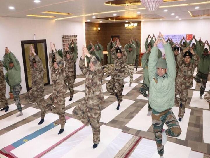 जम्मू और कश्मीर के पूर्वी लद्दाख में भारतीय सेना की एक औपचारिक सीमा बैठक (BPM) आयोजित की गई. इसका नेतृत्व ब्रिगेडियर वीके पुरोहित और सीनियर कर्नल यिंग होंग चेन ने किया था. इसके बाद दोनों प्रतिनिधिमंडलों के साथ सेना के जवानों ने योग किया.