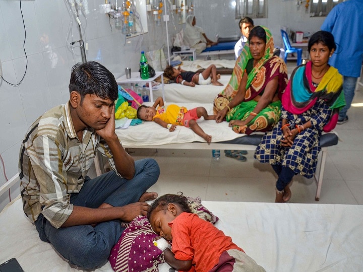 Encephalitis Deaths in Bihar: Chamki Bukhar claims 150 deaths all over बिहार: चमकी बुखार से अब तक 150 से ज्यादा बच्चों की मौत, पूर्व मंत्री रूड़ी बोले- ये चीन की साज़िश तो नहीं?