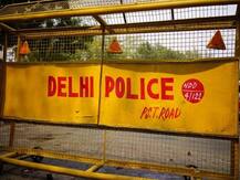 दिल्ली: नशे में गाड़ी चला रहे व्यक्ति ने सड़क किनारे सो रहे लोगों को कुचला, एक की मौत, तीन घायल