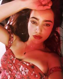 इस Hot तस्वीर से नेहा शर्मा ने बढ़ाया सोशल मीडिया का टेम्प्रेचर, सुबह-सुबह इस अंदाज़ में आईं नज़र