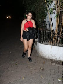 देर रात इस अंदाज़ में नज़र आईं आमिर खान की बेटी इरा, काली और लाल ड्रेस में दिखीं कमाल