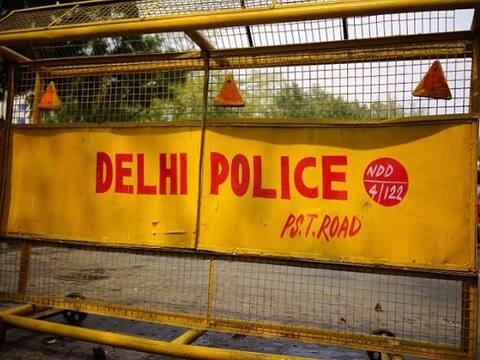 दिल्ली में बिहार के रहने वाले दंपति की हत्या, गले और पेट पर मिले हैं कई गहरे जख्म दिल्ली में बिहार के रहने वाले दंपति की हत्या, गले और पेट पर मिले हैं कई गहरे जख्म