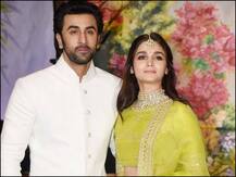 रणबीर कपूर से रिश्ते पर आलिया भट्ट ने कहा- नज़र न लगे, मैं सितारों और बादलों पर चल रही हूं