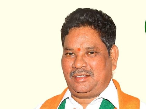 हैदराबाद: बीजेपी सांसद ने दिया मुस्लिम युवकों का सिर काटने वाला बयान, पुलिस से शिकायत हैदराबाद: बीजेपी सांसद ने दिया मुस्लिम युवकों का सिर काटने वाला बयान, पुलिस से शिकायत