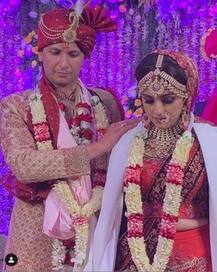 आरती छाबड़िया ने अपने मंगेतर विशारद  बीडेसी के साथ की गुपचुप शादी, यहां देखिए तस्वीरें