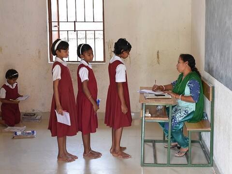 ओडिशा सरकार का फैसला, राज्य में 10 से कम छात्रों वाले स्कूल बंद होंगे ओडिशा सरकार का फैसला, राज्य में 10 से कम छात्रों वाले स्कूल बंद होंगे