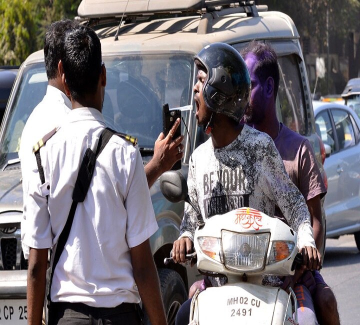 Motor Vehicles Bill 2019 list of fines you will pay for traffic violations Motor Vehicles Bill 2019: सड़क सुरक्षा को लेकर सरकार सख्त, नियम तोड़ने पर जाना होगा जेल