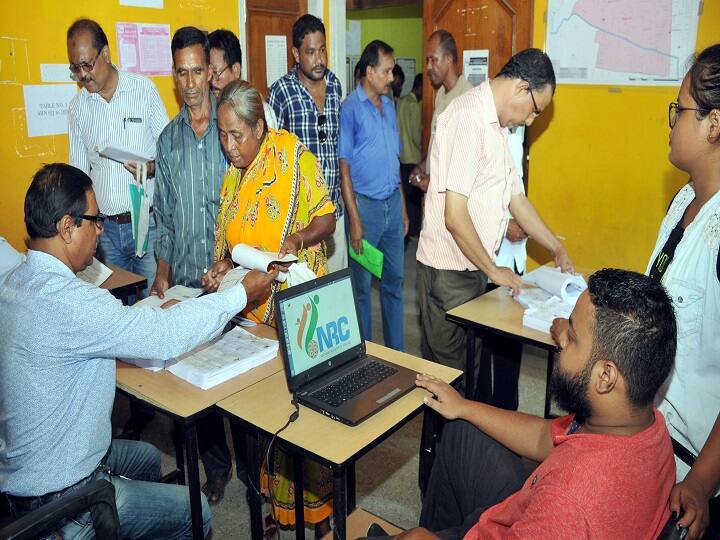 असमः एनआरसी की अगली सूची जारी, 1 लाख से ज्यादा लोग लिस्ट से बाहर किए गए assam nrc list additional exclusion draft published असमः एनआरसी की अगली सूची जारी, 1 लाख से ज्यादा लोग लिस्ट से बाहर किए गए