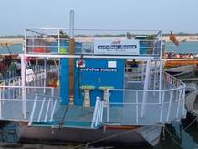 वाराणसी: गंगा की लहरों पर बायो-टॉयलेट बना विवाद की वजह, संतों ने बताया इसे धर्म का अपमान