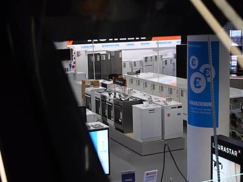 इलेक्ट्रॉनिक सामान बनाने वाली कंपनियों की सरकार से मांग- एसी, टीवी, फ्रिज पर कम हो GST इलेक्ट्रॉनिक सामान बनाने वाली कंपनियों की सरकार से मांग- एसी, टीवी, फ्रिज पर कम हो GST