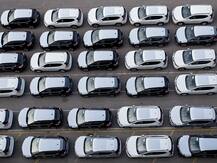 बेहद बुरे दौर से गुजर रहे ऑटोमोबाइल उद्योग को बजट से मिल सकता है बूस्टर डोज़