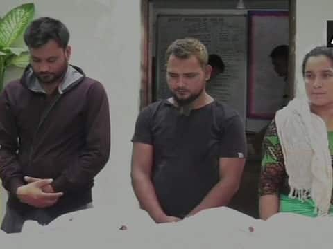 मणिपुर में 100 करोड़ रुपये की ब्राउन शुगर बरामद, एक महिला सहित तीन गिरफ्तार मणिपुर में 100 करोड़ रुपये की ब्राउन शुगर बरामद, एक महिला सहित तीन गिरफ्तार