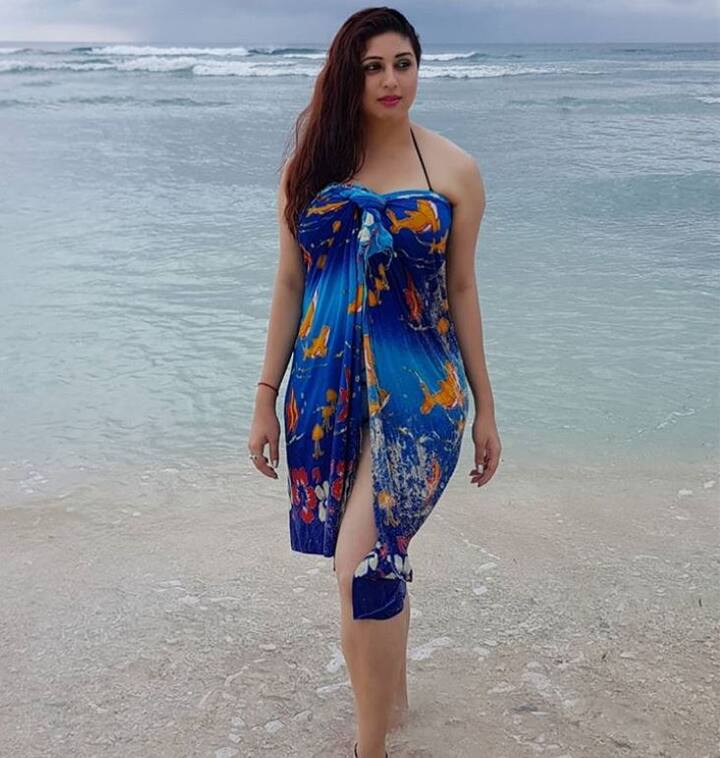 उन्होंने टीवी अभिनेता विवान डीसेना से साल 2013 में शादी की, चार साल तक चले इस रिश्ते का अंत 2017 में हो गया. दोनों ने आपसी सहमती से तलाक ले लिया. विवान कलर्स टीवी के सीरियल 'शक्ति' में मुख्य पुरुष किरदार निभाते हैं.