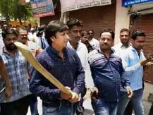 MP: जर्जर मकान को ढहाने से रोक पर HC का इंकार, आकाश विजयवर्गीय ने इसी के लिए की थी बैटिंग