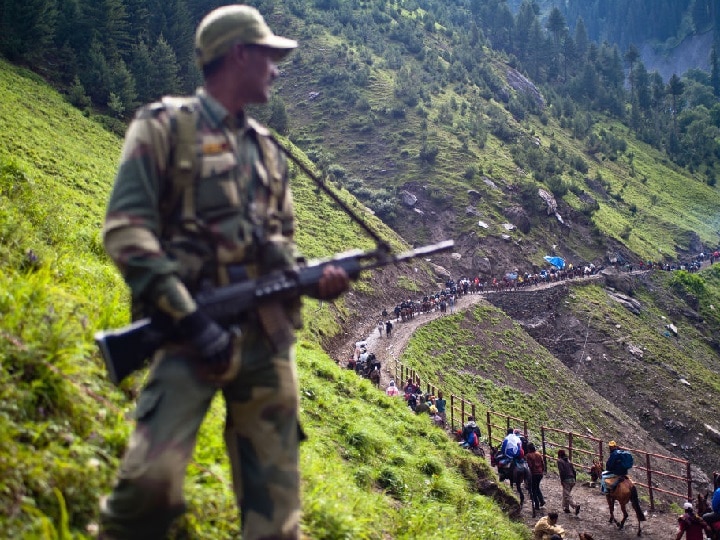 Explained: अमरनाथ गुफा में हिंदुओं की यह तीर्थ यात्रा मुसलमानों की भागीदारी के बिना असंभव जैसी है