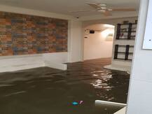 मुंबई: बारिश ने आम लोगों के ही नहीं, उद्धव ठाकरे के घर भी डूबो दिए, देखिए- नेताओं के घर घुसा पानी