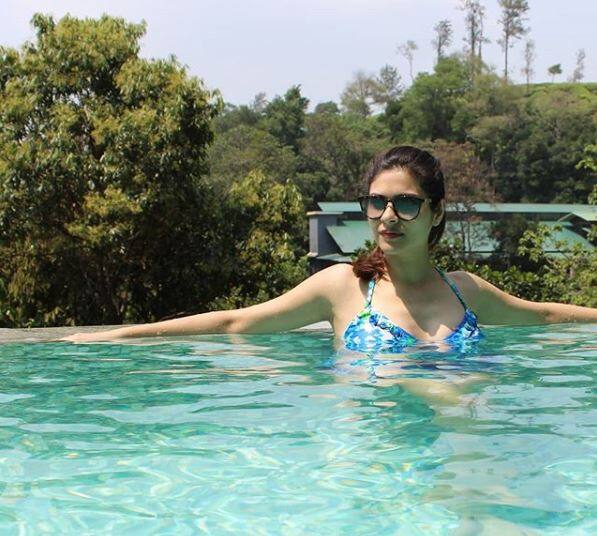 नेहा ने इंडस्ट्री के बाहर लेजली सिंह से शादी की है. नेहा कौल ने टीवी सीरियल 'जिंदगी का हर रंग गुलाल' से अपने एक्टिंग करियर की शुरुआत की थी.