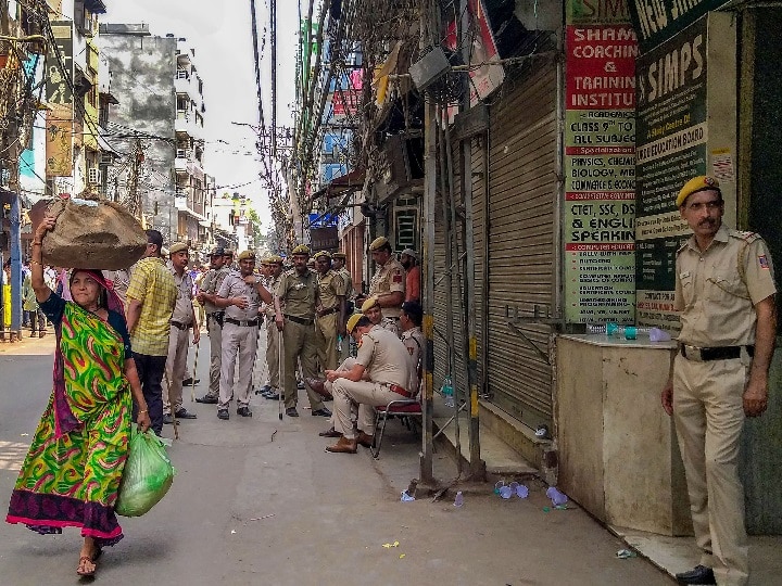 दिल्ली: मंदिर में तोड़फोड़ का मामला सुलझा, अमन कमेटी की बैठक में हुआ तय- मुस्लिम वर्ग बनाएगा मंदिर