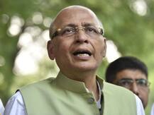 जायरा वसीम पर सिंघवी का ट्वीट- हलाला जायज और एक्टिंग हराम क्यों? यूजर्स ने पूछा- पार्टी चेंज कर रहे हैं क्या