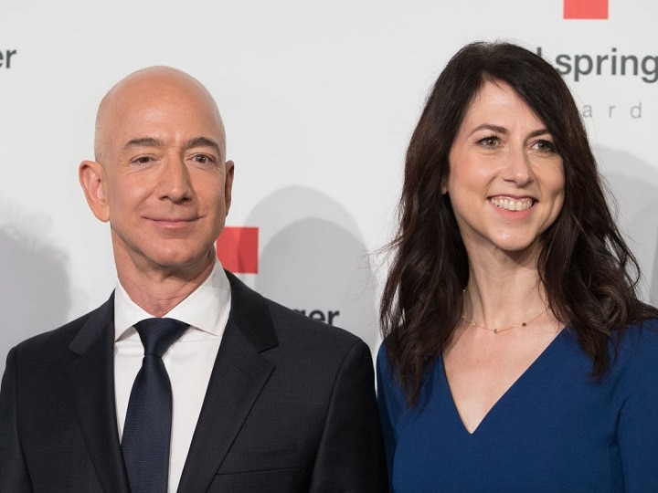 Ex Wife of amazon Jeff Bezos MacKenzie donate 4 Billion dollar corona virus कोरोना काल में जेफ बेजोस की पूर्व पत्नी बनीं लोगों का सहारा, चार महीने में किया अरबों रुपया दान