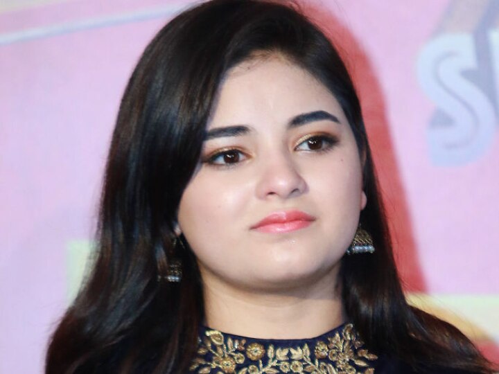  After being trolled, Zaira Wasim had quit social media, but now the actress has returned ट्रोल किए जाने के बाद जायरा वसीम ने कर लिया था सोशल मीडिया से तौबा, मगर अब हो गई है अभिनेत्री की वापसी