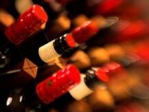 राजस्थान: CPM विधायक की मांग, सोशल डिस्टेंसिंग का ध्यान रखते हुए खोली जाएं शराब की दुकानें