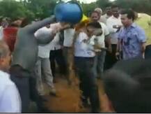 कांग्रेस विधायक नितेश राणे की गुंडागर्दी, इंजीनियर को कीचड़ से नहलाया, हुआ गिरफ्तार