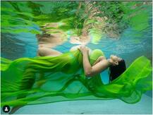 No Filter, No Photoshop: अंडरवॉटर फोटोशूट में बेबी बंप दिखाती नजर आईं समीरा रेड्डी, देखें खूबसूरत तस्वीरें