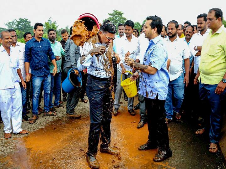 Congress MLA Nitesh Rane arrested for throwing mud on engineer इंजीनियर पर कीचड़ फेंकने वाला कांग्रेस विधायक नितेश राणे गिरफ्तार, पिता नारायण राणे ने मांगी माफी