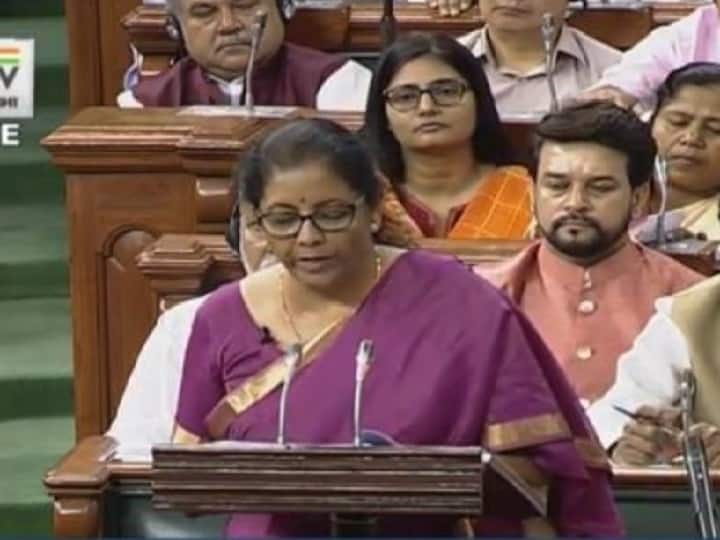 Budget 2019: Union Finance Minister Nirmala Sitharaman bahi khata Highlights Budget 2019: रेलवे में बढ़ेगा PPP मॉडल, FDI को बढ़ावा, छोटे दुकानदारों को पेंशन की योजना