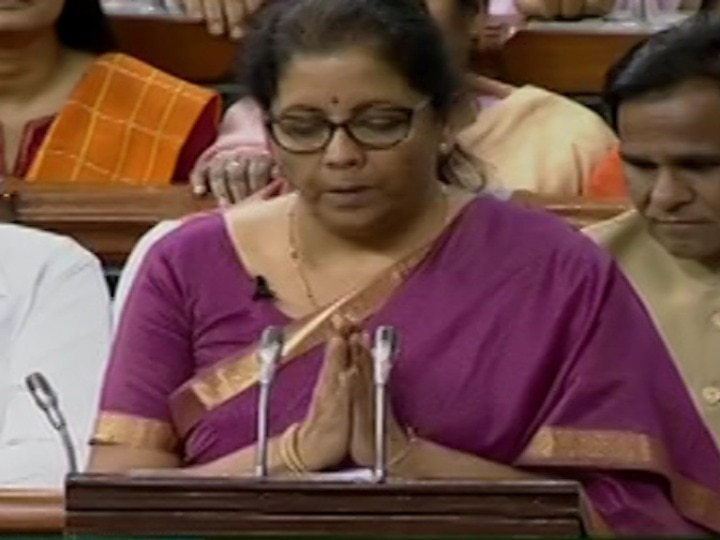 BUDGET 2019: Nirmala Sitharaman presented budget in Parliament, read Manjoor Hashmi sher BUDGET 2019: निर्मला सीतारमण ने संसद में पेश किया बजट, पढ़ा मशहूर शायर मंजूर हाशमी का ये शेर