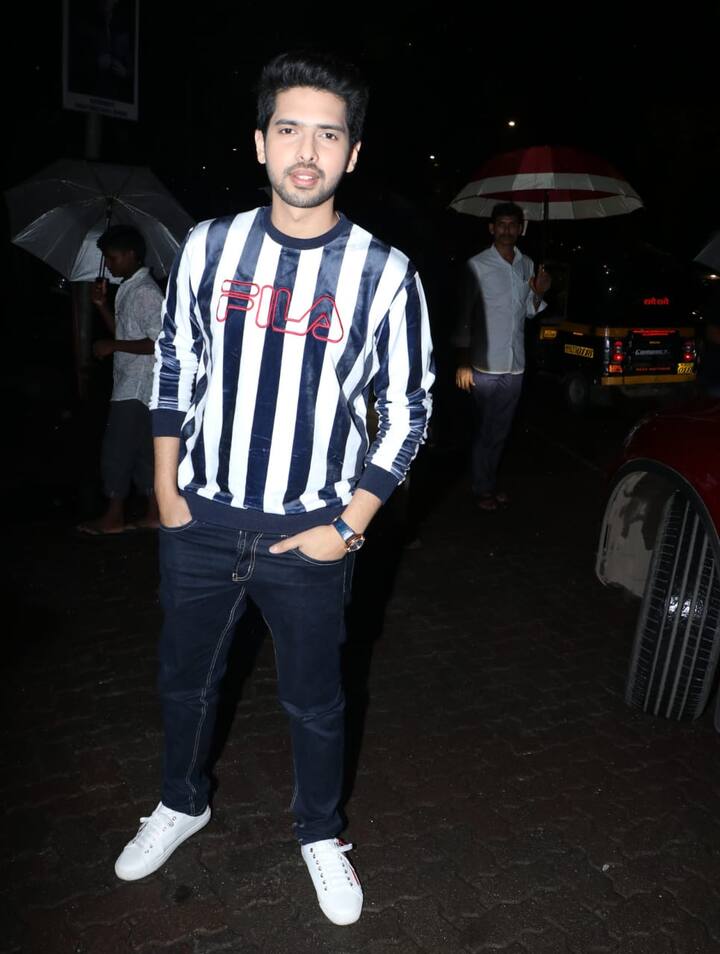 फिल्म के सभी गाने भी सुपरहिट हो चुके हैं. ये आइना गाना गाने वाले अमाल मलिक भी पार्टी में पहुंचे.