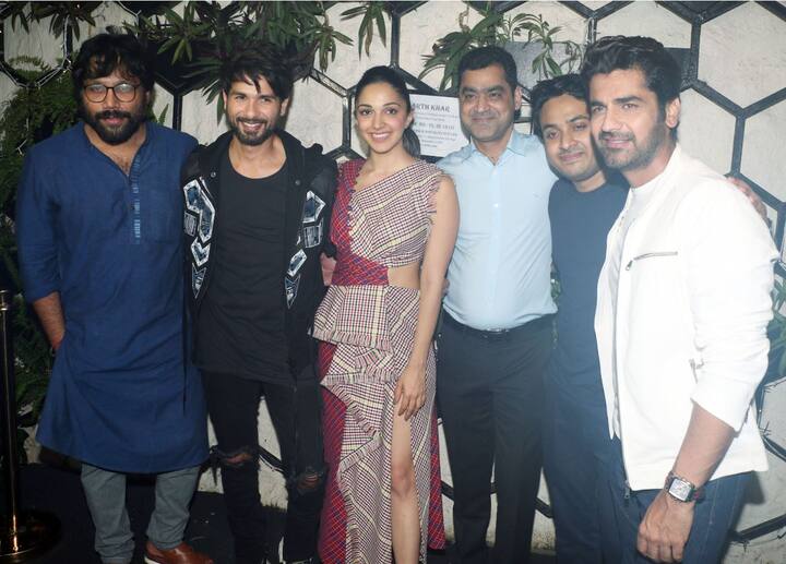 इस कमाई से पूरी स्टारकास्ट बहुत खुश है.