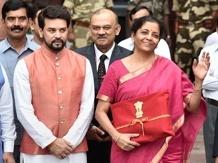 FM Nirmala Sitharaman says, do not like briefcase लाल बस्ते में बजट पेश करने के रहस्य से निर्मला सीतारमण ने उठाया पर्दा, कहा- मामी ने हाथों से सिलकर दिया