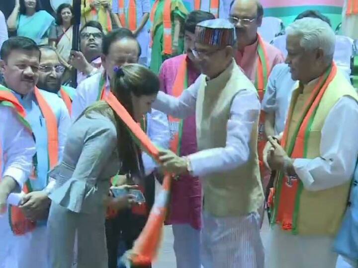 Haryanvi singer Sapna Choudhary Join BJP बीजेपी में शामिल हुईं सपना चौधरी, शिवराज सिंह चौहान ने दिलाई सदस्यता