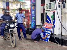 एक लीटर Petrol-Diesel पर आप सरकार को कितना टैक्स देते हैं, जानिए पूरा लेखा-जोखा