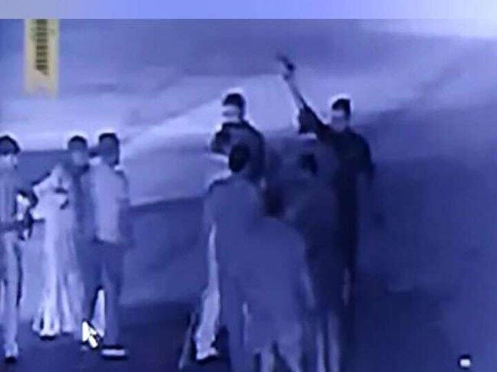 टोलकर्मियों से मारपीट मामला: बीजेपी सांसद रामशंकर कठेरिया सहित दो के खिलाफ मुकदमा दर्ज UP- case registered against BJP MP Ramshankar Katheria and two others due to ramapage with Toll workers टोलकर्मियों से मारपीट मामला: बीजेपी सांसद रामशंकर कठेरिया सहित दो के खिलाफ मुकदमा दर्ज