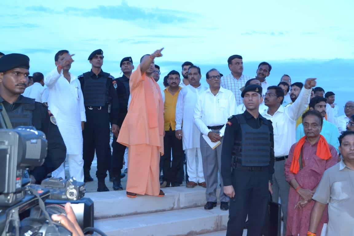 गोरखपुर: पशुओं को छुट्टा छोड़ने वालों की खैर नहीं, अब लगेगा जुर्माना