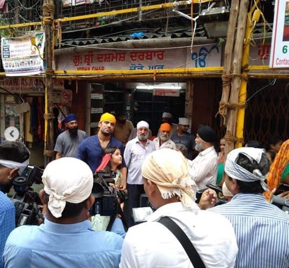 इनकी ये तस्वीरें काफी पसंज की जा रही हैं. 