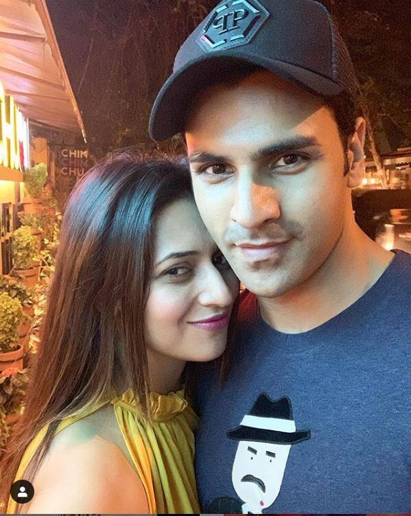 बता दें कि दिव्यांका और विवेक की ग्रैंड वेडिंग भी खूब सुर्खियों में रही थी.