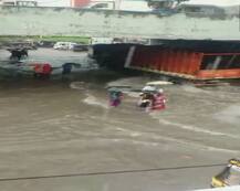 बारिश के कारण शहर से सागर बनी मुंबई, सड़कों पर लबालब भरा पानी