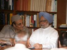 कर्ण सिंह ने कहा- मनमोहन सिंह के नेतृत्व में कांग्रेस जल्द ले फैसला, बनें 4 वर्किंग प्रेसिडेंट