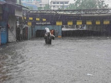 मुंबई: आज भारी बारिश का अलर्ट, पानी से भरे गड्डे में गिरने से दो बच्चों की मौत