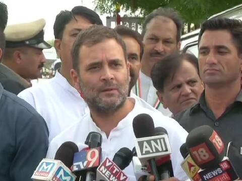 कर्नाटक संकट: राहुल गांधी बोले- BJP कुमारस्वामी सरकार गिराने के लिए पैसे का इस्तेमाल कर रही है कर्नाटक संकट: राहुल गांधी बोले- BJP कुमारस्वामी सरकार गिराने के लिए पैसे का इस्तेमाल कर रही है